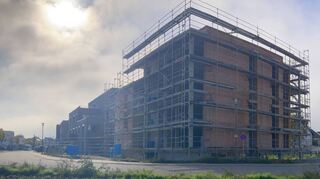 Das Gemeindewohnhaus in der Albert-Einstein-Straße wird schon bald zwölf Wohnungen bieten.