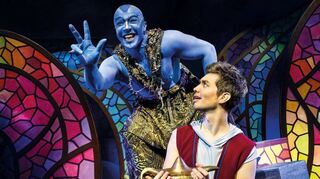 Aladin, der Dschinni und die Wunderlampe in bunten Bildern.