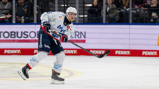 Der Kapitän der Adler Mannheim, Marc Michaelis.