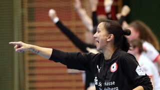 METADATEN aus dem DC-Upload-Tool:

Bildtext: 19.10.2024, 2. Handball-Bundesliga Frauen, Kurpfalz Bären - HSV Solingen-Gräfrath 76. Franziska Garcia, Bild: Lenhardt

Hochgeladen von:
Norbert & Dorothea Lenhardt / SZ Freie Mitarbeit (doro-lenhardt@t-online.de)

Bildrechte:
1.) Ich bin berechtigt, die hochgeladenen Bilder der Mediengruppe Dr. Haas GmbH zur Verfügung zu stellen. Die Bilder dürfen in den gedruckten Ausgaben des "Mannheimer Morgen", "Südhessen Morgen", "Bergsträßer Anzeiger", "Schwetzinger Zeitung/Hockenheimer Tageszeitung" sowie "Fränkische Nachrichten" inklusive deren Internetauftritte (www.mannheimer-morgen.de, www.bergstraesser-anzeiger.de, www.schwetzinger-zeitung.de und www.fnweb.de)
2.) Es wird ein vollumfängliches einfaches Nutzungsrecht ohne zeitliche Beschränkung eingeräumt.
3.) Ich versichere, dass die abgebildeten Personen einer entsprechenden Veröffentlichung zugestimmt haben. Die Bilder dürfen bearbeitet und archiviert werden.

4.) Die Bilder dürfen in Social-Media-Kanälen wie Facebook und Instagram genutzt werden.

Nutzung: Kostenpflichtig nutzbar

ID im DC-Upload-Tool: 44721