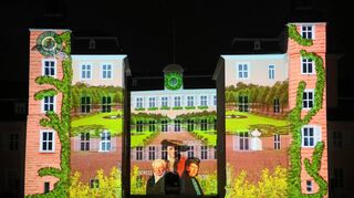 Wegbegleiter von Kurfürst Carl Theodor, die Spuren in Schwetzingen hinterließen, kommen in der Lichtshow ebenfalls vor.