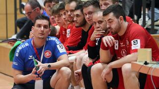 Christoph Lahme (l.) und sein Team: Der HG-Chefcoach erwartet einen heißen Tanz gegen Kornwestheim