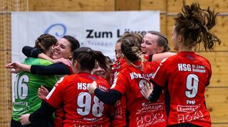 Die HSG St. Leon/Reilingen behält im Vergleich mit Tabellennachbar HC Erlangen die Oberhand – sehr zur Freude der Spielerinnen.