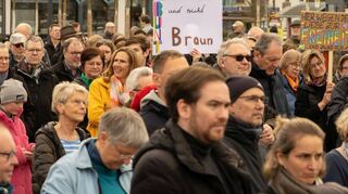 Im März demonstrierten schon einmal viele Menschen gegen Extremismus – die Mehrzahl sprach sich gegen Rechts aus und viele explizit gegen die AfD.