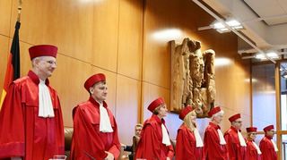 Union, SPD, Grüne und FDP wollen die Struktur des Bundesverfassungsgerichts im Grundgesetz festschreiben.