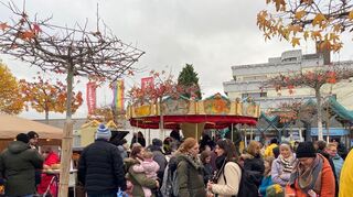 Der Ketscher Weihnachtsmarkt zählt zu den Highlights im Veranstaltungskalender der Enderlegemeinde und zieht, wie auf diesem Archivbild, die Massen an.