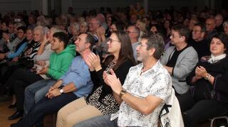 Das Publikum findet das neue Programm mit seiner Mischung aus Homor und meister-licher Gesangsleistung erkennbar gut