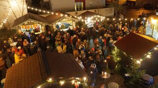 Der Reilinger Advent ist immer eine stimmungsvolle Angelegenheit und gleichzeitig ein Markt mit einem unterhaltsamen und an-sprechenden Programm.