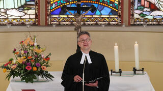 Pfarrer Steffen Großhier am Ostersonntag beim Festgottesdienst.