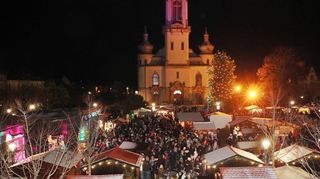Am Abend, wenn die Lichter leuchten, ist der Hockenheimer Advent fast schon ein magischer Ort.