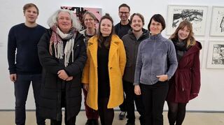 Die Künstler von „Ink & Pressure“ (v. l.) Lukas Weiß, Michael Falkenstein, Jette Flügge, Inessa Emmer, Roman Klonek, Matthias Plenkmann, Jannine Koch und Kathrin Edwards stellen im Xylon aus.