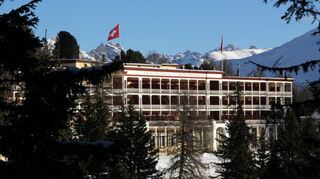 So präsentiert sich der Handlungsort des Romans heute: Das stattliche „Berghotel Schatzalp“ in Davos war früher ein Sanatorium.