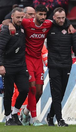 Ebrahim Farahnak musste im Spiel gegen Türkgücü München verletzt ausgewechselt werden. Die Diagnose lautete Knöchelbruch. Die Kickers überlegen nun, ob sie einen Verteidiger nachverpflichten sollen.