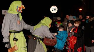 Wenn am letzten Samstag im Januar sich der Tag dem Ende neigt und die Dämmerung in Rohrhof einsetzt,dann fängt das wilde Fasnachtstreiben der Hästräger in Rohrhof an.