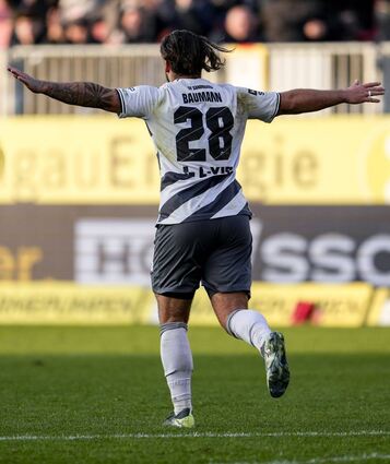 „Völlig schwerelos“ hat sich SVS-Stürmer Dominic Baumann nach seiner Torflaute in den vergangenen Wochen sicherlich nicht gefühlt. Trainer Sreto Ristic sieht jedoch auch vor dem Heimspiel gegen Dresden keinen Handlungsbedarf.
