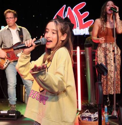 Junger „Session“-Gast: Die elfjährige Lara Adams Silva aus Schwetzingen singt auf dem Pumpwerk-Bühne.