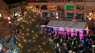 Der Plankstadter Rathausplatz wird auch 2024 wieder zum Winterwunderland.