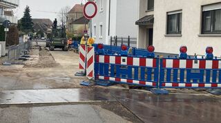 Das Mannheimer Versorgungsunternehmen MVV hat für die Baustelle in der Kirchenstraße noch einmal eine Verlängerung der Straßensperrung beantragt – eigentlich hatte man im September fertig sein wollen.