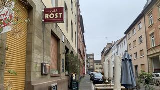 Die Läden geschlossen: So hätte es im Rost ab Dezember weitergehen können. Aber die Kunden wollten das nicht hinnehmen - und engagieren sich, um das Café zu retten.