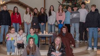 Jugendliche der evangelischen Kirchengemeinde gestalten den Konfirmanden-Gottes-dienst in Plankstadt.