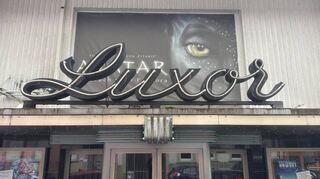 Viele Bürger wunderten sich in den vergangenen Wochen über Menschen und Arbeiten im geschlossenen Luxor-Kino in Schwetzingen.