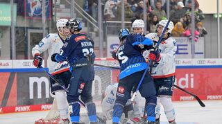 John Gilmour (r.) will die Niederlage in Ingolstadt schnell vergessen.