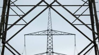 Der Bundesnetzagentur liegt der Antrag vor, die bestehende Überlandleitung östlich von Brühl zu ertüchtigen und sie dabei auf die andere Seite der Autobahn zu verlegen.