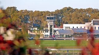 Die Mannheim City Air bietet in der neuen Reisesaison Linienflüge nach Sylt, Usedom und Elba am Mannheimer City Airport an.