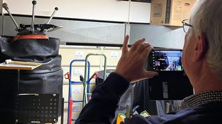 Tubist Clemens Dortelmann weiß, dass die Visualisierung des neuen Ordnungssystems den Musikern der „29er“ eine wichtige Hilfe bei der notwendigen Orientierung ist.