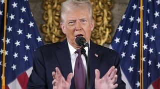 Übt Druck aus: Der designierte US-Präsident Donald Trump spricht während der Pressekonferenz in Mar-a-Lago.