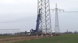 „Mast 31A“ wurde am 12. Dezember in Angriff genommen. Wie der Auftraggeber TransnetBW jetzt mitteilt, waren Straßensperrungen dafür nicht nötig.