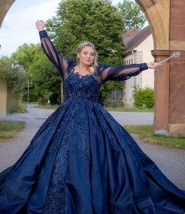 Luxina Kim Stella I. vom Sternenzauber repräsentiert die Gemeinde.