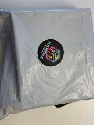 Wie an Weihnachten unterm Baum: Wir haben das Paket für 12 Euro erstanden.