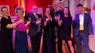 Das Tanzlehrerteam freut sich über zwei gelungene Abende.
