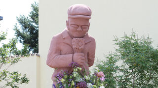 Der Blumepeter, hier als Denkmal in Plankstadt, wird dieses Jahr 150 Jahre alt.