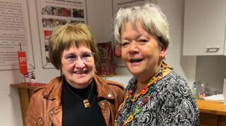 Altes Neumitglied Maritta Neitzke und SPD-Ortvsereinschefin Sabine Rebmann.