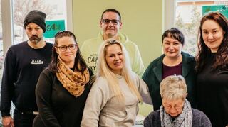 Die Eltern kommen in der Gruppe ins Gespräch und tauschen Erfahrungen aus.