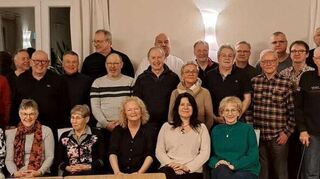 Die Polizei-Pensionäre aus dem Schwetzinger Revier treffen sich im Clubhaus des TV Brühl und erzählen über Anekdoten aus dem Dienstalltag – auch einige Ehefrauen sind mit von der Partie.