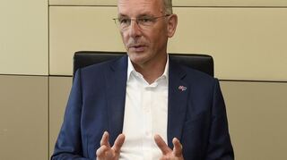 Ralf Klöpfer wird sein Vorstandsmandat bei der MVV Energie AG zum Ende des Jahres auf eigenen Wunsch niederlegen.
