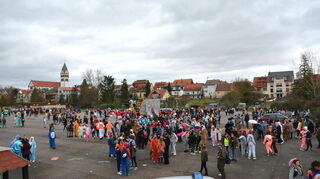 Wie auf diesem Archivbild vom Ketscher Fasnachtsumzug 2020 wird es auch am Wochenende im Bruch närrisch zugehen.