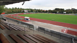 Blick auf den Hauptplatz des städtischen Stadion. Hier soll noch in diesem Jahr mit den Sanierungen begonnen werden.
