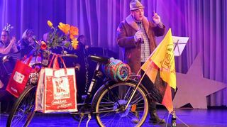 Niklas Kief begeisterte als Landstreicher in der Bütt.