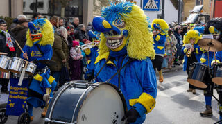 Die Guggemusiker von den Notehopser sorgen in Ketsch beim Narrensprung für gute Stimmung.