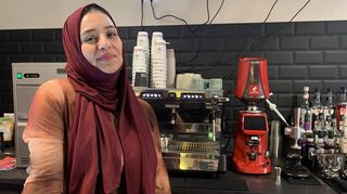 Afshan Abbasi führt ihren Laden mit viel Leidenschaft.