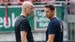 Zwei Ex-Trainer, die mit dem SV Waldhof im Abstiegskampf unter Druck stehen: Marco Antwerpen (l.) und Patrick Glöckner beim Derby in Lautern 2021.