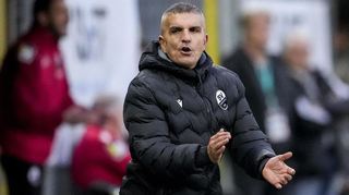 Trotz mieser Bilanz setzt Präsident Jürgen Machmeier im Abstiegskampf weiterhin auf Kenan Kocak als Trainer des SV Sandhausen.