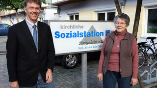 Der Einzug der Kirchlichen Sozialstation ins Liliane-Juchli-Haus war für die Sozialstation mit Geschäftsführer Ulrich Beer und Vorsitzende Ingrid Stalter (hier 2009) ein Meilenstein.