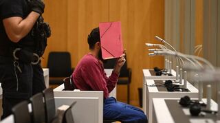 Der Angeklagte Sulaiman A. zu Beginn des Prozesses am Oberlandesgericht in Stuttgart.
