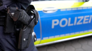 Der Täter hinter der Todesfahrt von Mannheim war Ermittlern zufolge im Besitz mehrerer Waffen. (Archivbild)
