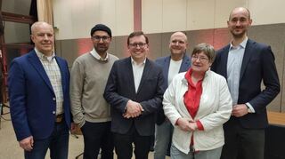 Diese sechs Kandidatinnen und Kandidaten möchten das neue Rathausoberhaupt in Eppelheim werden: Dietmar Fischer (v.l.), Awais Buttar, Alexander Hahn, Dennis Wiedemann, Hilde Stolz und Matthias Kutsch.